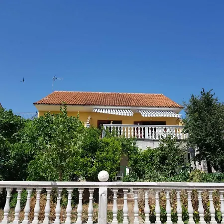 Mali Ante Apartment *