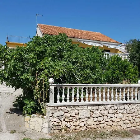 Apartment Mali Ante