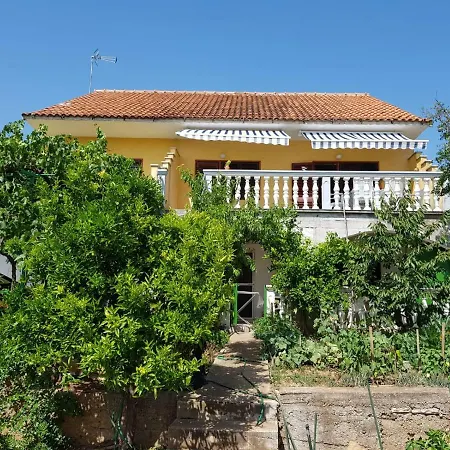 Mali Ante Apartment